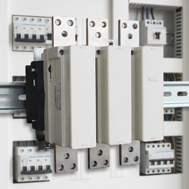 BKC2-1700 3-Phase 50/60Hz AC Contactor Low Power Consumption Safe & Reliable for Industrial Automation