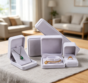 Coffret de boîtes en papier haut de gamme avec base rigide en tissu velours violet clair, design carré, fermeture magnétique, en pâte à papier gaufrée - Product Image 2