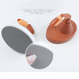 Mano de práctica mecánica de Venta caliente para uñas acrílicas puntas de uñas de silicona pueden ser desmontables principiantes práctica dedo en movimiento - Product Image 3