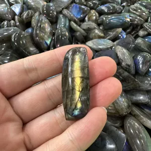 Wholesale Natural Labradorite Crystal Diamond High Quality Carved Flash Leaf for Feng Shui Love Theme Pendant