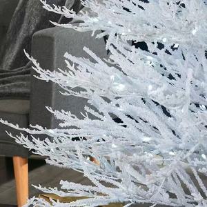 Cây thông Noel lông nhung trắng bán chạy với tuyết giả mô phỏng và thiết kế không trang trí - Product Image 4