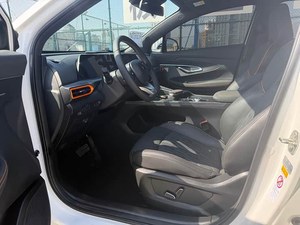 Modello 2023 Changan UNI-T 1.5T Edizione Sport, Modello <span class=keywords><strong>di</strong></span> Punta, Ben Mantenuto, Sotto il Valore <span class=keywords><strong>di</strong></span> Mercato, Guida a Sinistra, <span class=keywords><strong>Auto</strong></span> Usata - Product Image 6