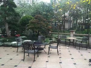 Ensemble <span class=keywords><strong>de</strong></span> <span class=keywords><strong>table</strong></span> et <span class=keywords><strong>de</strong></span> chaises <span class=keywords><strong>de</strong></span> salle à manger d'extérieur rondes en aluminium pour <span class=keywords><strong>4</strong></span> <span class=keywords><strong>personnes</strong></span>, petit modèle, vente en gros, meubles <span class=keywords><strong>de</strong></span> <span class=keywords><strong>jardin</strong></span> et <span class=keywords><strong>de</strong></span> patio, style américain, britannique, allemand - Product Image 6