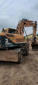 Pelle multifonction sur chenilles originale de la Corée Hyundai 210 d'occasion à haut rendement Hyundai en bon état en vente - Product Image 4