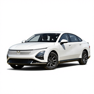 รถยนต์ Wuling Xingguang 2025 รุ่นประหยัดน้ำมัน ระบบ PHEV ระยะทางวิ่ง 70 กม. พร้อมที่เก็บสัมภาระขนาด 553 ลิตร เหมาะสำหรับการเดินทางในเมืองทุกวัน - Product Image 1