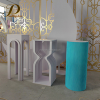 JINDA Nouveauté : Colonne carrée sculptée ajourée pour allée de mariage, table de desserts et décoration de vitrine