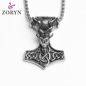 Colgante de Acero Inoxidable con Cabeza de Cabra Vikinga y Mjolnir, Martillo de Thor Nórdico, Nudo Celta, Joyería de Moda Vintage de Acero de Titanio para Hombre - Product Image 1