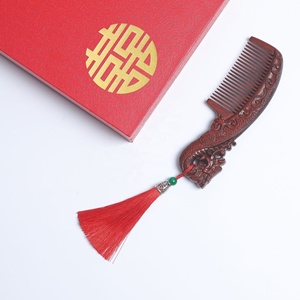 หวีไม้จันทน์แดงธรรมชาติ 100% พรีเมียม ลายมังกรและนกฟีนิกซ์ ชุดคู่สำหรับคู่รัก ของชำร่วยงานแต่งงาน - Product Image 3