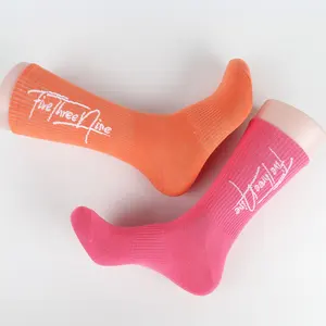 Großhandel atmungsaktive weiche Mode Sport benutzer definierte Logo Socken bunte Socken anpassen Macaron bunte Socken