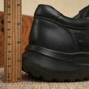 Chaussures décontractées pour hommes en cuir véritable à bout rond, semelle intermédiaire en EVA, semelle extérieure en caoutchouc, confortables pour toutes les saisons - Product Image 2