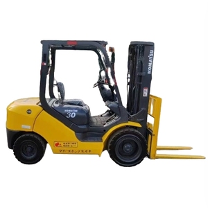 Montacargas Diésel Komatsu FD30T Usado de 3 Toneladas con Mástil de Dos Etapas, Operación Asentada, Desplazador Lateral Hidráulico y Neumáticos Sólidos - Product Image 1