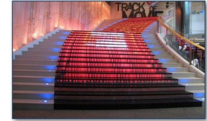 Mds Écran d'escalier à LED Écran de marches à LED pour les événements, le théâtre, les espaces commerciaux Solution d'éclairage numérique étanche et personnalisée pour escalier - Product Image 2
