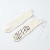 OEM Hochwertige Damen Yoga-Socken mit Schleifenbändern und Spitzenrüschen für Pilates, mit individuellem Logo