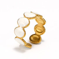 Bague ajustable ouverte en émail noir festonné plaqué or, bijou de doigt élégant et tendance en acier inoxydable pour femme