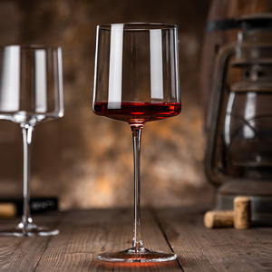 Vente en gros de gobelets en <span class=keywords><strong>verre</strong></span> droits cylindriques soufflés à la main de 16OZ avec verres à vin rouge à côtés plats - Product Image 3