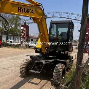 Excavatrice sur pneus coréenne d'occasion Hyundai R60 R60W R60W-7, poids opérationnel de 6 tonnes, avec pneus en caoutchouc - Product Image 5