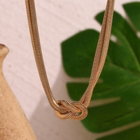 Collier et tour de cou à double chaîne serpent torsadé unisexe vintage Pendentif en acier inoxydable 316L plaqué or PVD 18 carats Style rétro