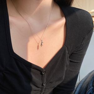 Collier pendentif chat en argent S925 plaqué rhodium, hypoallergénique, anti-ternissement, design mignon et délicat pour femme, par Dylam - Product Image 2