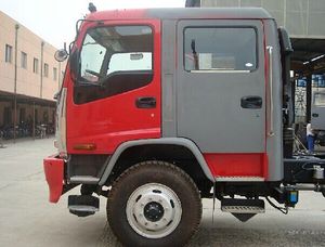 Camion de lutte contre l'incendie de nouvel état d'ISUZU avec le matériel en aluminium 2 portes de cabine de double porte changé en 4 portes - Product Image 4