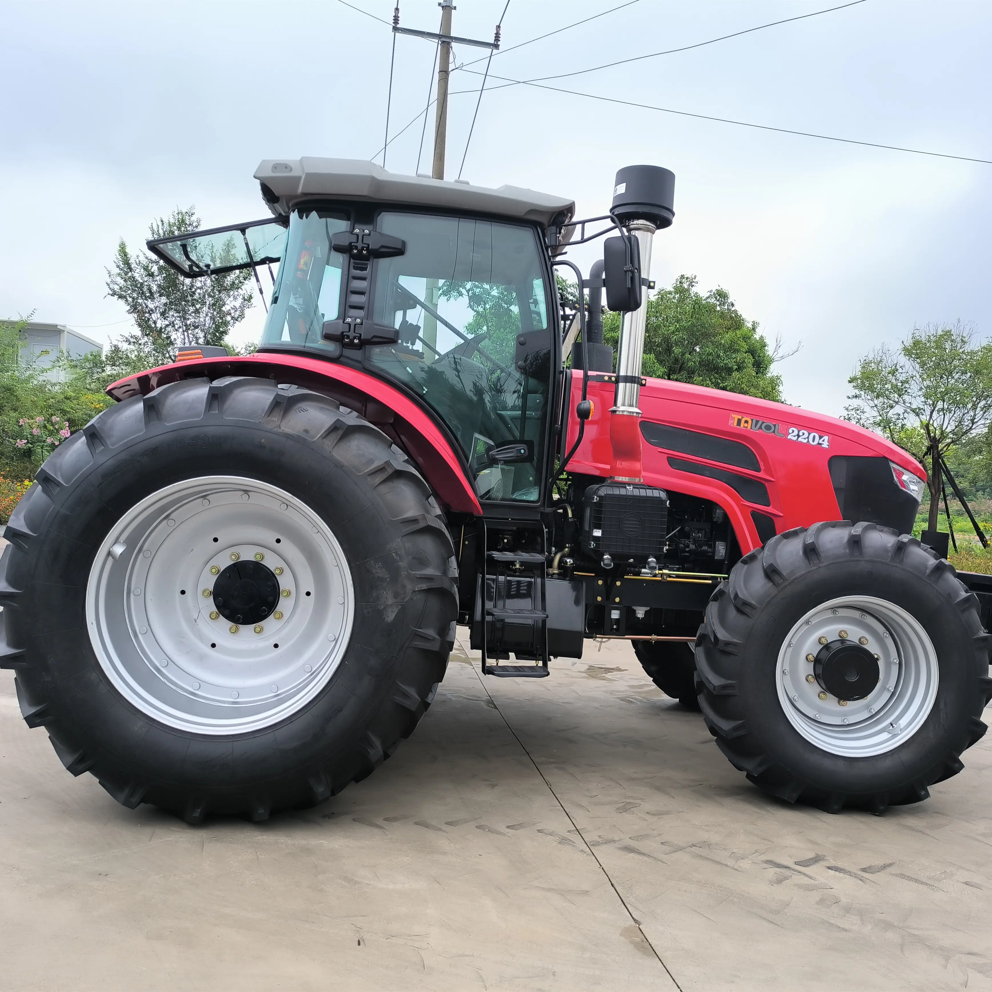 China Factory Supply 150HP-280HP 4*4 Drive Farm Tractor