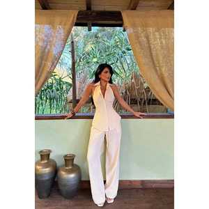 Costume pantalon jaune avec bouton décoratif - Product Image 5