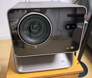 โปรเจคเตอร์เลเซอร์ Hisense C5 Pro Max 3200CVIA ลูเมนส์ 4K 3D สามสี, เลนส์ซูมแบบออปติคอล, โปรเจคเตอร์โฮมเธียเตอร์ DLP อัจฉริยะ - Product Image 1