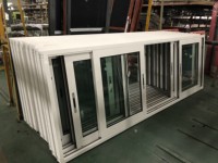 Fenêtre coulissante en aluminium et PVC pour balcon, design moderne et personnalisé, 2 rails, avec moustiquaire