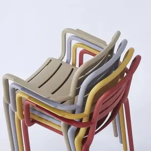 Chaises empilables en plastique PP pour événements et solutions de restauration - Product Image 2