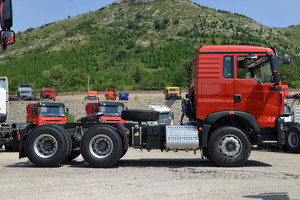 รถบรรทุกหัวลากดีเซล SINOTRUCK HOWO 6X4 เกียร์ธรรมดา 450 แรงม้า แรงบิด 2500 นิวตันเมตร สำหรับขนส่งโลจิสติกส์ ผลิตในจีน - Product Image 6