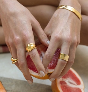 Brazalete Delgado de Mujer, Modelo Siren Muse, Chapado en Oro de Alta Calidad Gemnel - Product Image 4