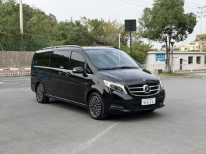 La <span class=keywords><strong>Mercedes</strong></span>-Benz Classe <span class=keywords><strong>V</strong></span> 260L Premium Extended Edition 2017 est une voiture d'occasion professionnelle destinée à l'exportation à bas <span class=keywords><strong>prix</strong></span>. - Product Image 3