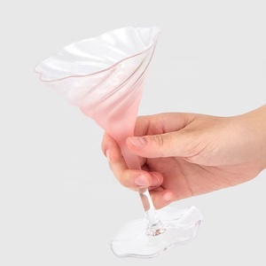 Copas de Vino de Vidrio Elegantes Hechas a Mano con Colores Personalizados, Efecto Esmerilado, Copas de Cóctel Giratorias Rosadas - Product Image 4