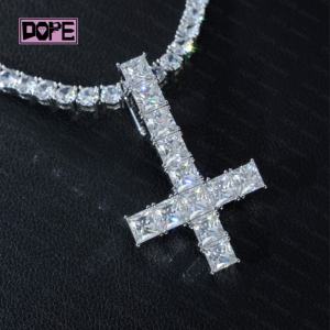 Pendentif Moissanite VVS S925 Silver Princess Cut Diamond <span class=keywords><strong>Tennis</strong></span> Upside Down Cross Charm Pendentif Moissanite personnalisé - Product Image 1
