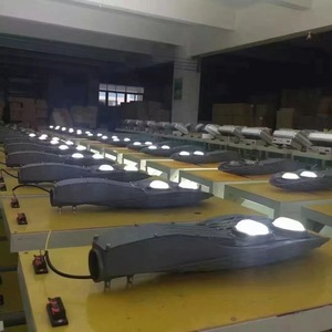 Lampadaire LED en alliage d'aluminium, étanche IP65, lumière du jour 5000K, AC 220V, Type III, capteur de mouvement, garantie 10 ans - Product Image 5