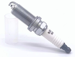 Bujía de Gasolina <span class=keywords><strong>Champion</strong></span> Americana de Cobre 446/REC12MCC4 26.5MM M14*1.25 Nueva para Modelos Jeep Sprinter - Product Image 4