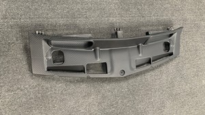 Capot de réservoir d'eau en fibre de carbone mate pour Mercedes Benz W204 <span class=keywords><strong>C63</strong></span> <span class=keywords><strong>AMG</strong></span> 507 Version Racing Plaque de protection du réservoir d'eau - Product Image 3