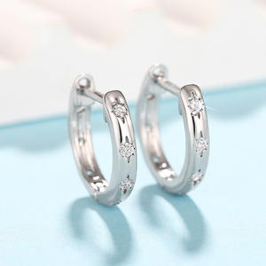 Orecchini a cerchio in oro bianco con diamanti per donna, minimalisti, da indossare tutti i giorni, con diamanti naturali taglio brillante rotondo, gioielli in argento - Product Image 3