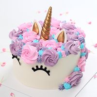 Wiederverwendbarer Einhorn-Kuchenaufsatz Handgemacht mit Goldenem Horn, Wimpern und Stapel – Kuchen-Dekoration für Kindergeburtstage und Babypartys als Geschenk