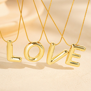 Collier alphabet en acier inoxydable plaqué or 18 carats pour femmes |   Chaîne de collier pour clavicule |   Lettres personnalisables de A à Z - Product Image 1