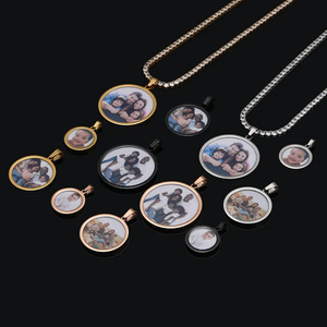 Disco personalizzato placcato in oro personalizzato con foto collana commemorativa collana ciondolo con catena di torsione 3mm - Product Image 1