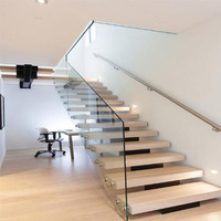 Escalier droit moderne d'intérieur avec rampe en verre et marches en bois pour villa, maison résidentielle, escalier droit personnalisé pour l'intérieur