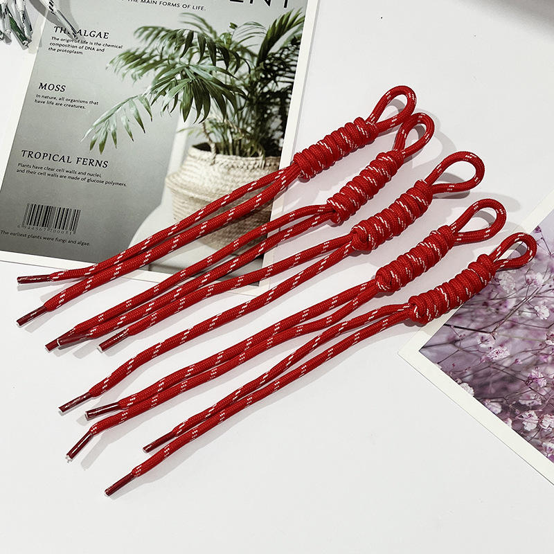 สีแดงสด