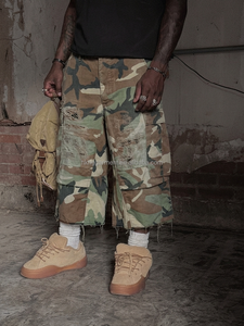 Short cargo en sergé de coton épais pour homme, coupe oversize, délavé et vieilli, style utilitaire tactique camouflage, longueur longue, de la marque HG Manufacturer - Product Image 3