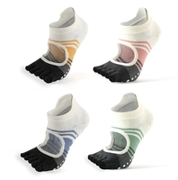 Vente en gros de chaussettes de yoga Gym Grip pour femmes Chaussettes à la cheville et dos nu Semelle en silicone souple antidérapante Barre de danse Ballet Pilates tricotée