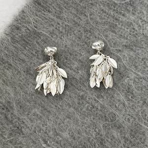 Pendientes de Diseño con Borla de Metal en Forma de Espiga de Trigo para Mujer, Estilo Ligero y Lujoso, Sencillo y Moderno, Combinan con Todo - Product Image 2