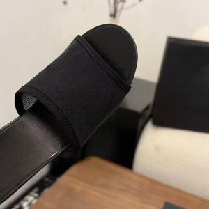 Chaussures de créateurs - Styles classiques et tendance - Chaussures confortables antidérapantes à semelle épaisse - Sandales de plage et d'extérieur - Product Image 5