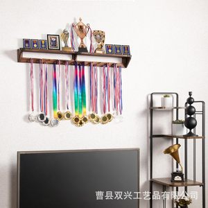 Estante de madera para guardar medallas, montado en la pared, de dos niveles, para exhibir premios y medallas - Product Image 2