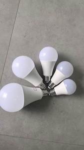 Bombilla LED SKD de 9W con Fuente de Luz SMD, Fuente de Alimentación CA, Materiales Primos, Bombilla Vacía - Product Image 3