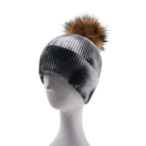 Gorros de Punto Personalizados con Bordado, Gorro de Invierno de Acrílico Teñido para Mujer, Gorro de Punto con Pompón - Product Image 4