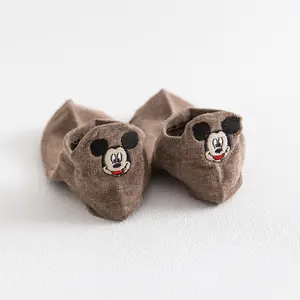 Vente en gros de chaussettes avec broderie dessin animé souris bateau chaussettes coréennes japonaises à tube court pour femmes hommes